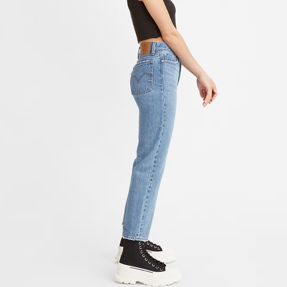 Levi's Wedgie Straight Jeans - Picture 3 of 4